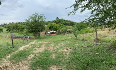 SE VENDE FINCA CON AMPLIO TERRENO EN LA VICTORIA, VALLE.