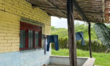 SE VENDE FINCA CON AMPLIO TERRENO EN LA VICTORIA, VALLE.