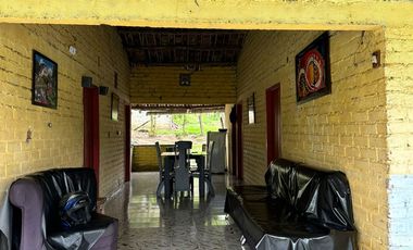 SE VENDE FINCA CON AMPLIO TERRENO EN LA VICTORIA, VALLE.
