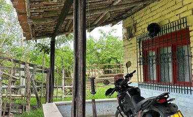 SE VENDE FINCA CON AMPLIO TERRENO EN LA VICTORIA, VALLE.