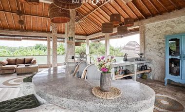Leasehold 25 years Villa separate of 3 buildsings  with a designer swimming pool and sauna, surrounded by rice fields and mountain view in Ubud Bali
