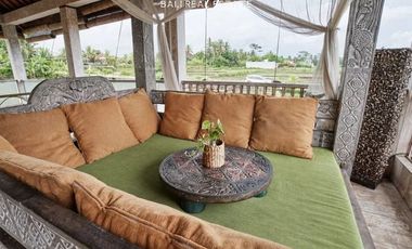 Leasehold 25 years Villa separate of 3 buildsings  with a designer swimming pool and sauna, surrounded by rice fields and mountain view in Ubud Bali