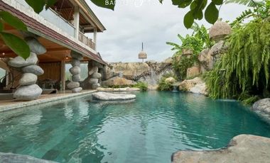 Leasehold 25 years Villa separate of 3 buildsings  with a designer swimming pool and sauna, surrounded by rice fields and mountain view in Ubud Bali