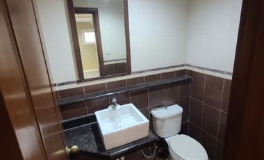 Townhouse for Sale or Rent in Cebu City, 4 Bedroom, gated in Lahug near JY Square mall.