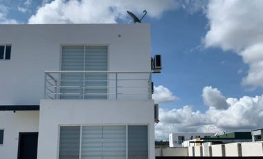 CASA EN VENTA, SANTA ELENA SECTOR PUNTA BLANCA, URB. RADISSON BLU, $150.000 NEGOCIABLES.