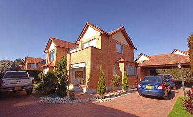 VENDO CASA CAMPESTRE EN CAJICA