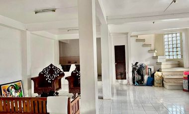 CONTEMPORARY COLONIAL HOUSE & LOT,  8 SPACIOUS BRs, 7 BATH/TOILET, SITUATED AT THE HEART OF VALENCIA, DUMAGUETE, NEGROS ORIENTAL, PHILIPPINES