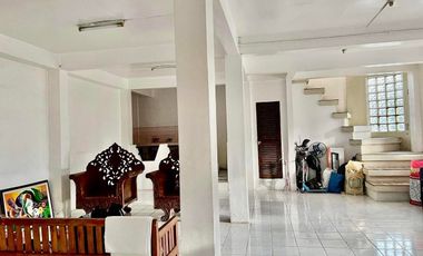 CONTEMPORARY COLONIAL HOUSE & LOT,  8 SPACIOUS BRs, 7 BATH/TOILET, SITUATED AT THE HEART OF VALENCIA, DUMAGUETE, NEGROS ORIENTAL, PHILIPPINES