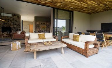 Casa con sauna, jacuzzi, jardín, rooftop en venta San Miguel de Allende.