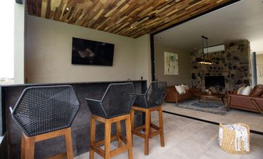 Casa con sauna, jacuzzi, jardín, rooftop en venta San Miguel de Allende.