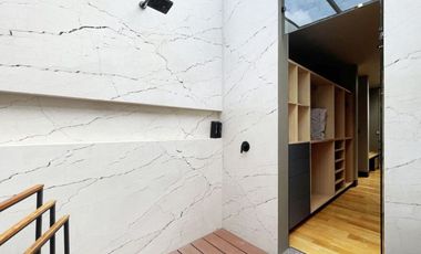 Casa con sauna, jacuzzi, jardín, rooftop en venta San Miguel de Allende.