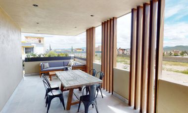 Casa con sauna, jacuzzi, jardín, rooftop en venta San Miguel de Allende.