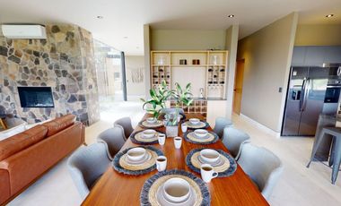 Casa con sauna, jacuzzi, jardín, rooftop en venta San Miguel de Allende.