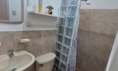 Suite Amoblada en Alquiler en Ceibos, 1 Habitación, 1 Baño, Garaje, Seguridad, Incluye Servicios, Norte de Guayaquil.