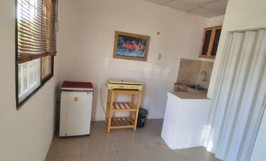 Suite Amoblada en Alquiler en Ceibos, 1 Habitación, 1 Baño, Garaje, Seguridad, Incluye Servicios, Norte de Guayaquil.