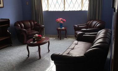Casa medianera Soacha, tres niveles