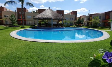 Casa en Venta con alberca en condominio en Xochitepec Morelos