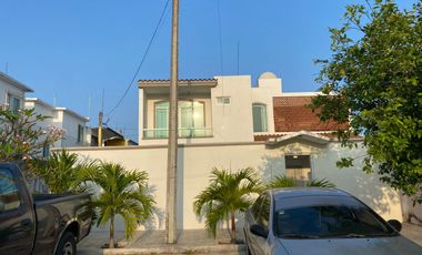 Increíble casa en venta de 2 plantas, Col. Estatuto Jurídico, Boca del Río, Veracruz.