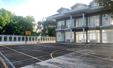 For Sale: Glass Beach House in Compostela with Foreshore Lease