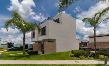 Casa con 3 recamaras al sur de Cuernavaca en Xochitepec Morelos