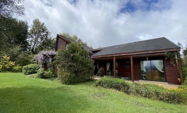 casa de ensueño  con vista panoramica al Lago Villarrica / sector club de campo