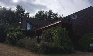 casa de ensueño  con vista panoramica al Lago Villarrica / sector club de campo