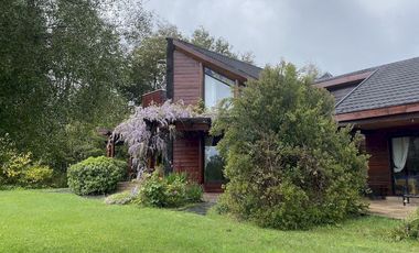 casa de ensueño  con vista panoramica al Lago Villarrica / sector club de campo