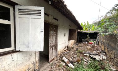 Rumah Klasik Halaman Luas dekat Kampus UMM