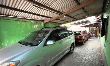 Rumah Klasik Halaman Luas dekat Kampus UMM
