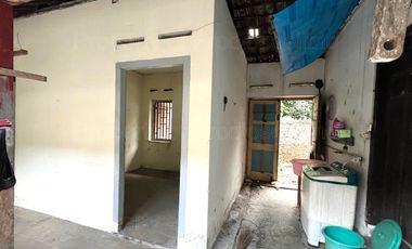 Rumah Klasik Halaman Luas dekat Kampus UMM
