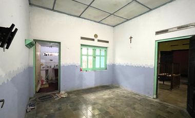 Rumah Klasik Halaman Luas dekat Kampus UMM