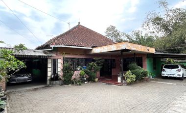 Rumah Klasik Halaman Luas dekat Kampus UMM
