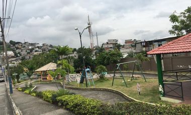 Venta de Terreno Con Excelente Vista, Ubicado en Ceibos Norte