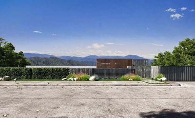 Five Bedroom House and Lot For Sale in Villa at Tali Peak at Batangas City