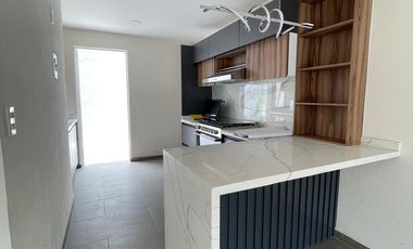 VENTA DE CASA DE 2 NIVELES CON ALBERCA Y JARDÍN PRIVADO EN YAUTEPEC.