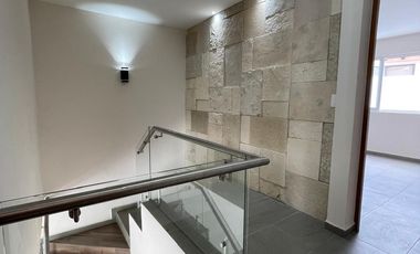 VENTA DE CASA DE 2 NIVELES CON ALBERCA Y JARDÍN PRIVADO EN YAUTEPEC.