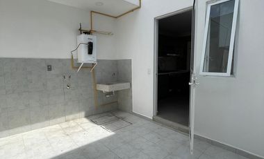 VENTA DE CASA DE 2 NIVELES CON ALBERCA Y JARDÍN PRIVADO EN YAUTEPEC.