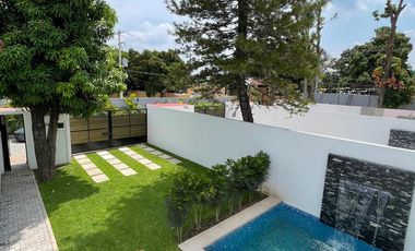 VENTA DE CASA DE 2 NIVELES CON ALBERCA Y JARDÍN PRIVADO EN YAUTEPEC.