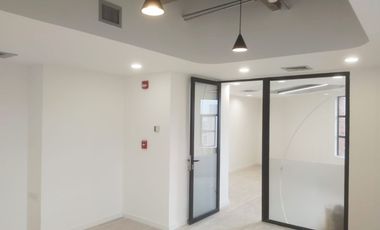 PR21314 Oficina o Consultorio en venta en el sector Milla de Oro