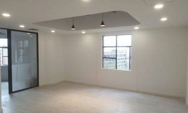 PR21314 Oficina o Consultorio en venta en el sector Milla de Oro