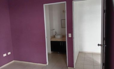 Departamento en Planta Baja en Venta. Viñedos, Queretaro