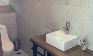 CASA EN VENTA EN INTERLOMAS REMODELADA  - Oportunidad Única