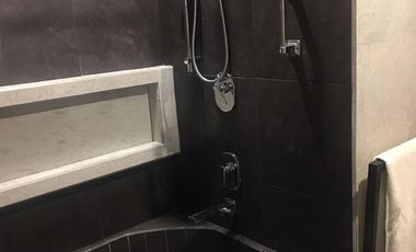 CASA EN VENTA EN INTERLOMAS REMODELADA  - Oportunidad Única