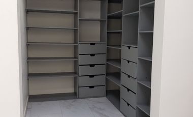 CASA EN VENTA EN INTERLOMAS REMODELADA  - Oportunidad Única