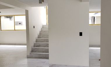 CASA EN VENTA EN INTERLOMAS REMODELADA  - Oportunidad Única