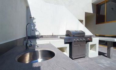 CASA EN VENTA EN INTERLOMAS REMODELADA  - Oportunidad Única