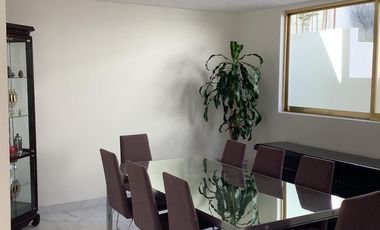 CASA EN VENTA EN INTERLOMAS REMODELADA  - Oportunidad Única