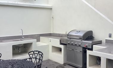 CASA EN VENTA EN INTERLOMAS REMODELADA  - Oportunidad Única