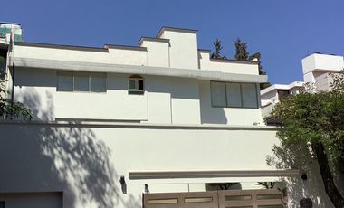 CASA EN VENTA EN INTERLOMAS REMODELADA  - Oportunidad Única