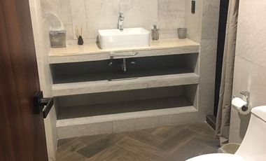 CASA EN VENTA EN INTERLOMAS REMODELADA  - Oportunidad Única